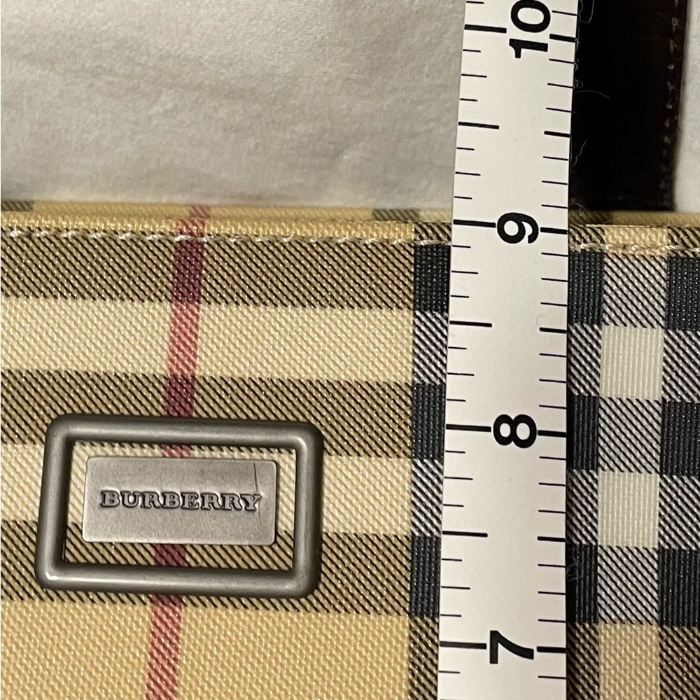 Burberry Authentic Vintage Tan and Black Checkered Tote Bag - Picture 15 of 16